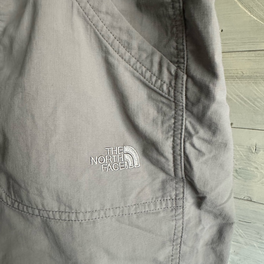 The North Face Gray Cargo Shorts Outdoor Essential - Picture 3 of 7
